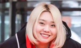 李雪琴妈妈爆料了吗视频,揭秘明星家庭背后的故事